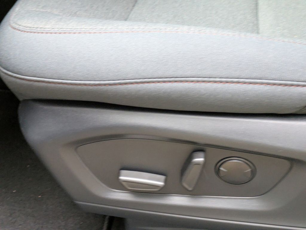 2025 Ford Explorer photo 23