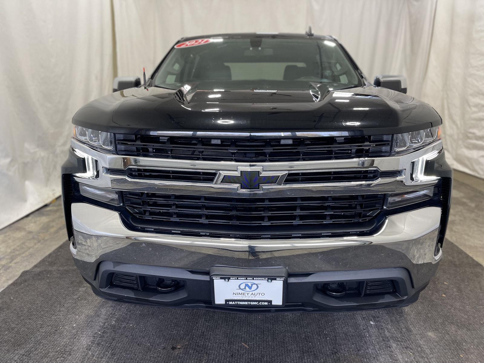 2021 Chevrolet Silverado 1500 LT photo 2