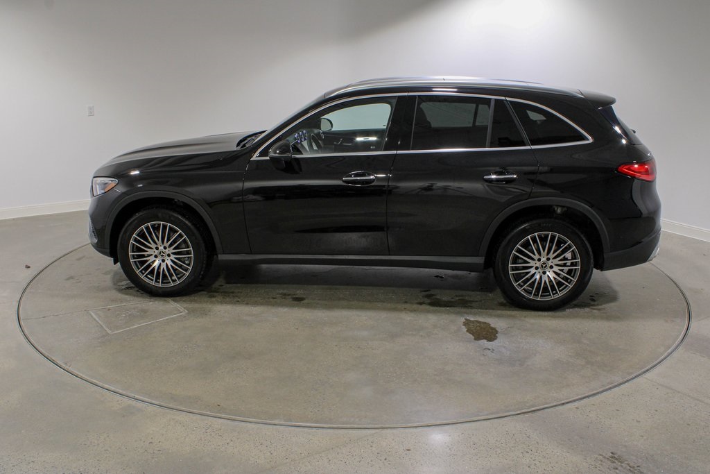 2023 Mercedes Benz GLC 300 4MATIC photo 2