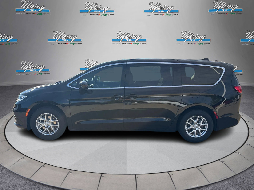 2026 Chrysler Pacifica photo 5