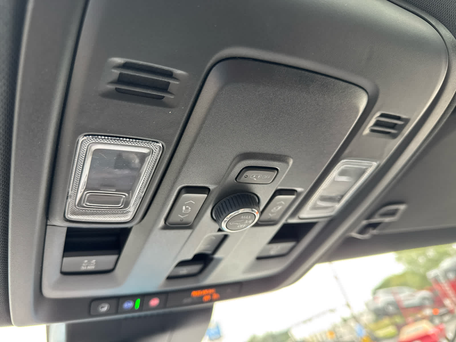 2025 Chevrolet Tahoe Premier photo 30