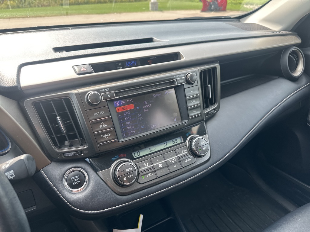 2013 Toyota RAV4 Limited photo 17