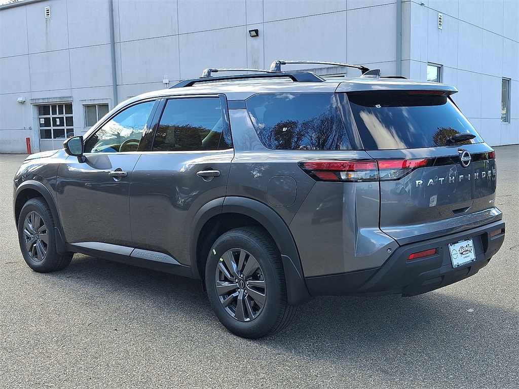 2025 Nissan Pathfinder SV photo 3