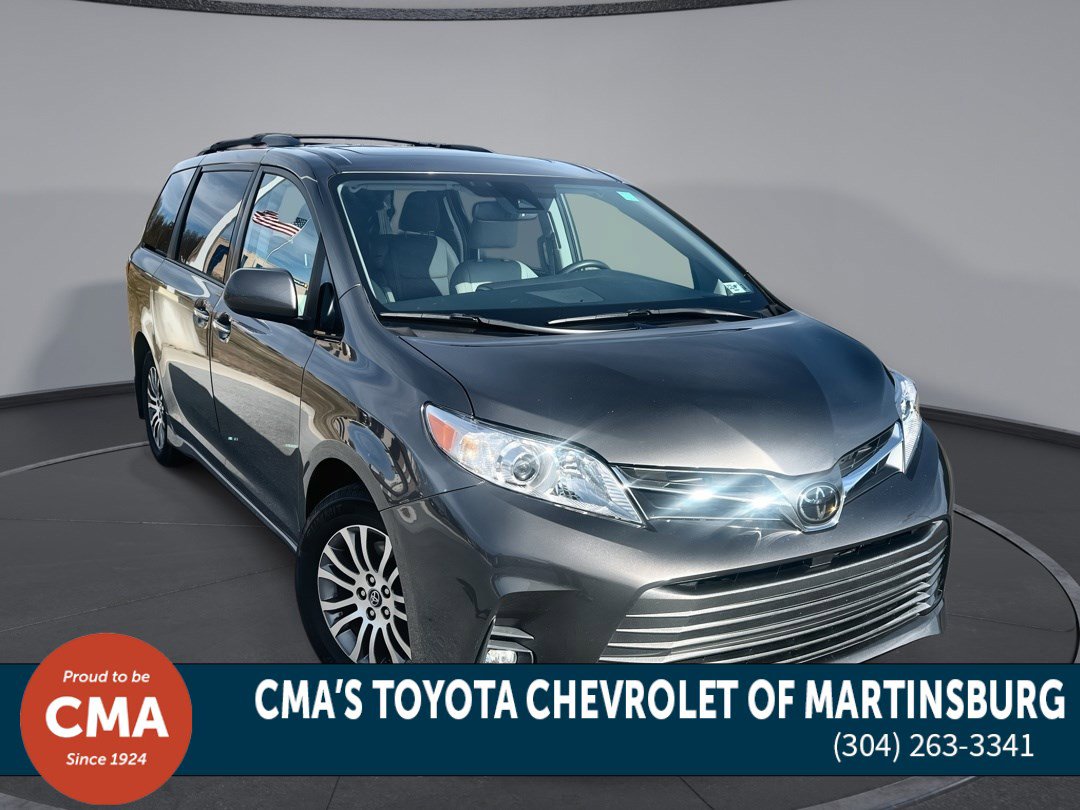 2020 Toyota Sienna XLE's photo