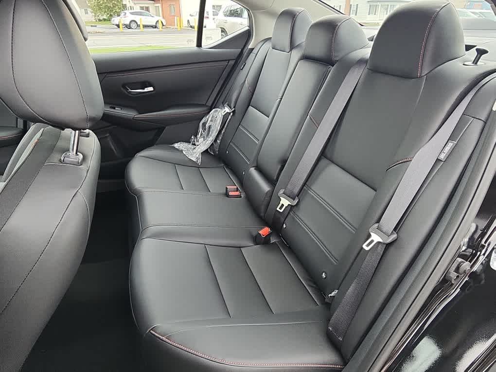 2025 Nissan Sentra SR photo 7