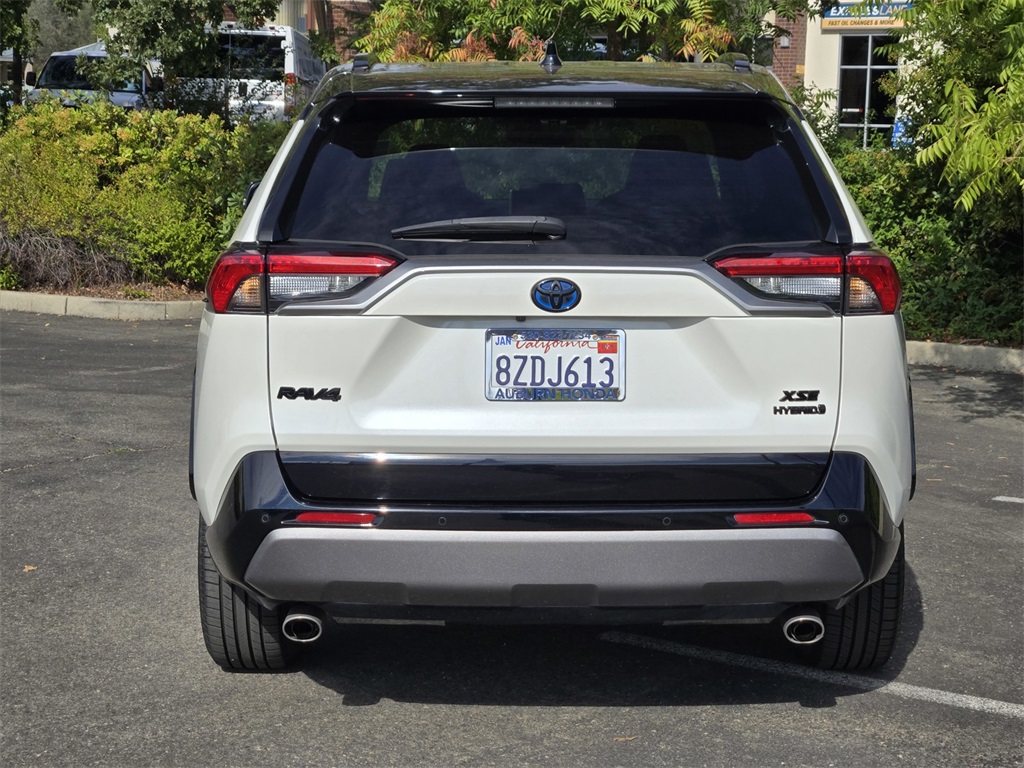 2021 Toyota RAV4 Hybrid XSE photo 4