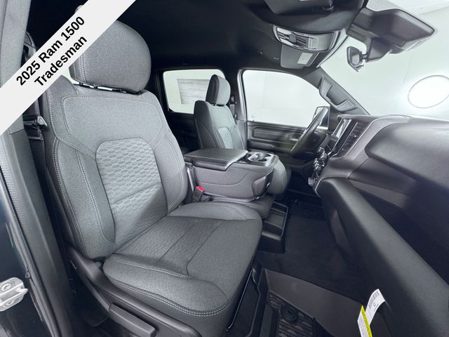 2025 Ram 1500 Tradesman photo 19