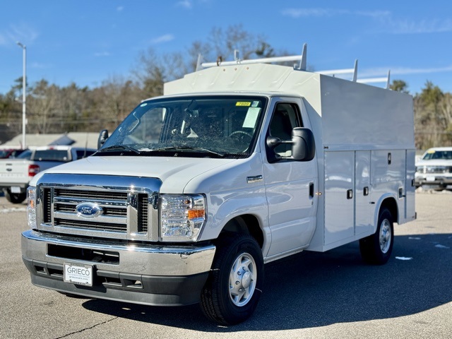 2025 Ford E-350 Base photo 9
