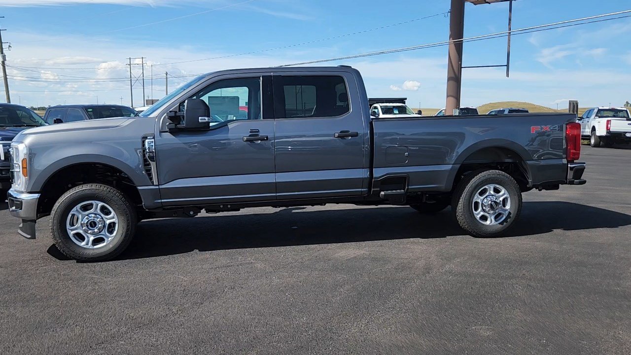 2026 Ford F-250 XLT photo 3