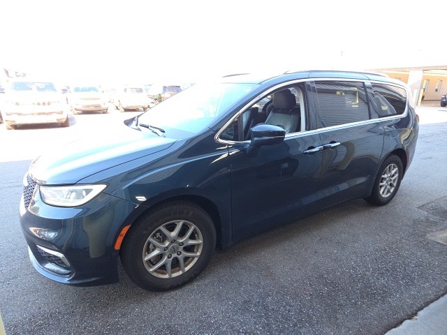 2021 Chrysler Pacifica Touring L's photo