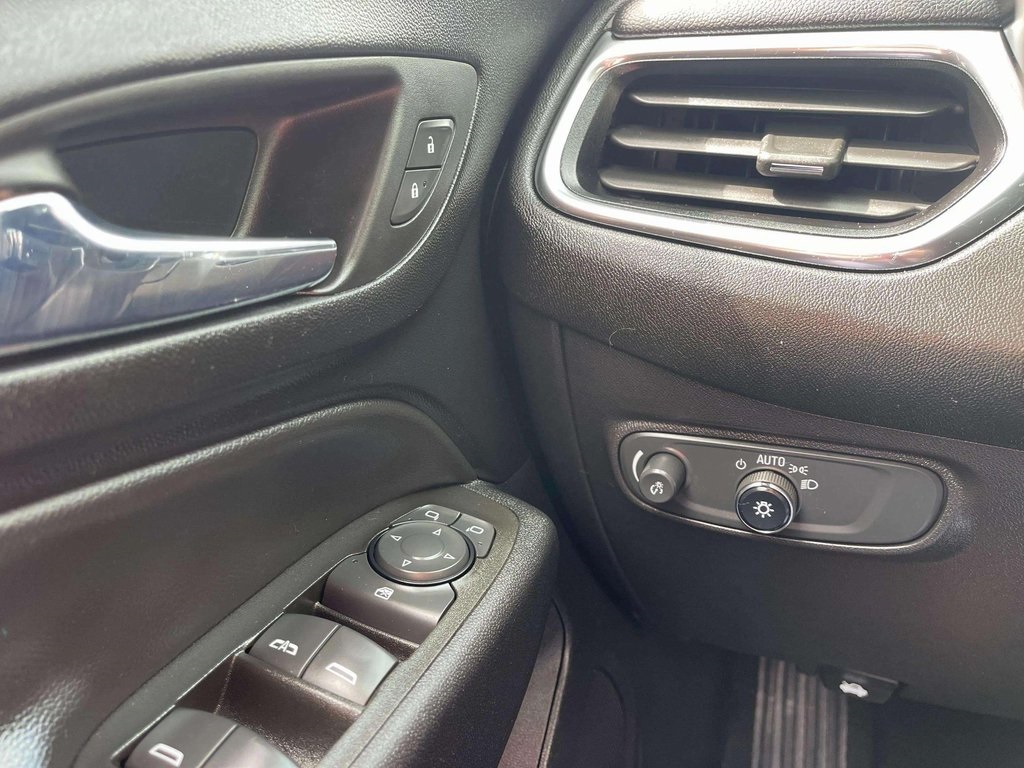 2022 Chevrolet Equinox LT photo 10