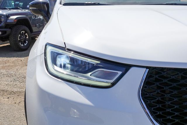 2025 Chrysler Pacifica photo 4