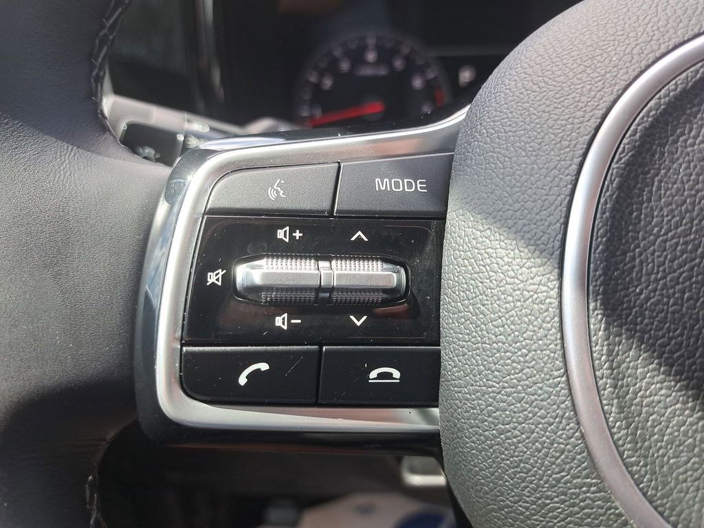 2023 Kia Sorento S photo 24