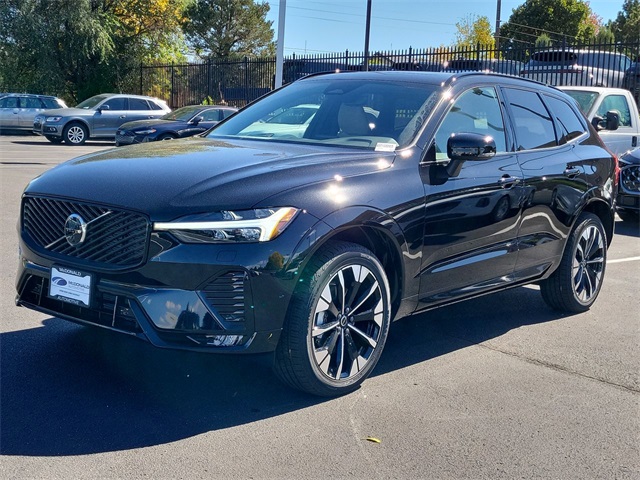 2026 Volvo XC60 Plus's photo