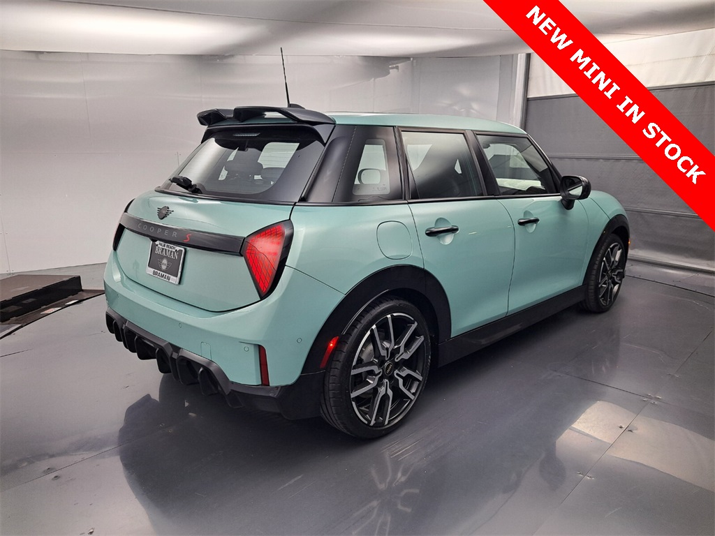 2026 Mini Cooper 4 Door Hardtop S Iconic photo 3