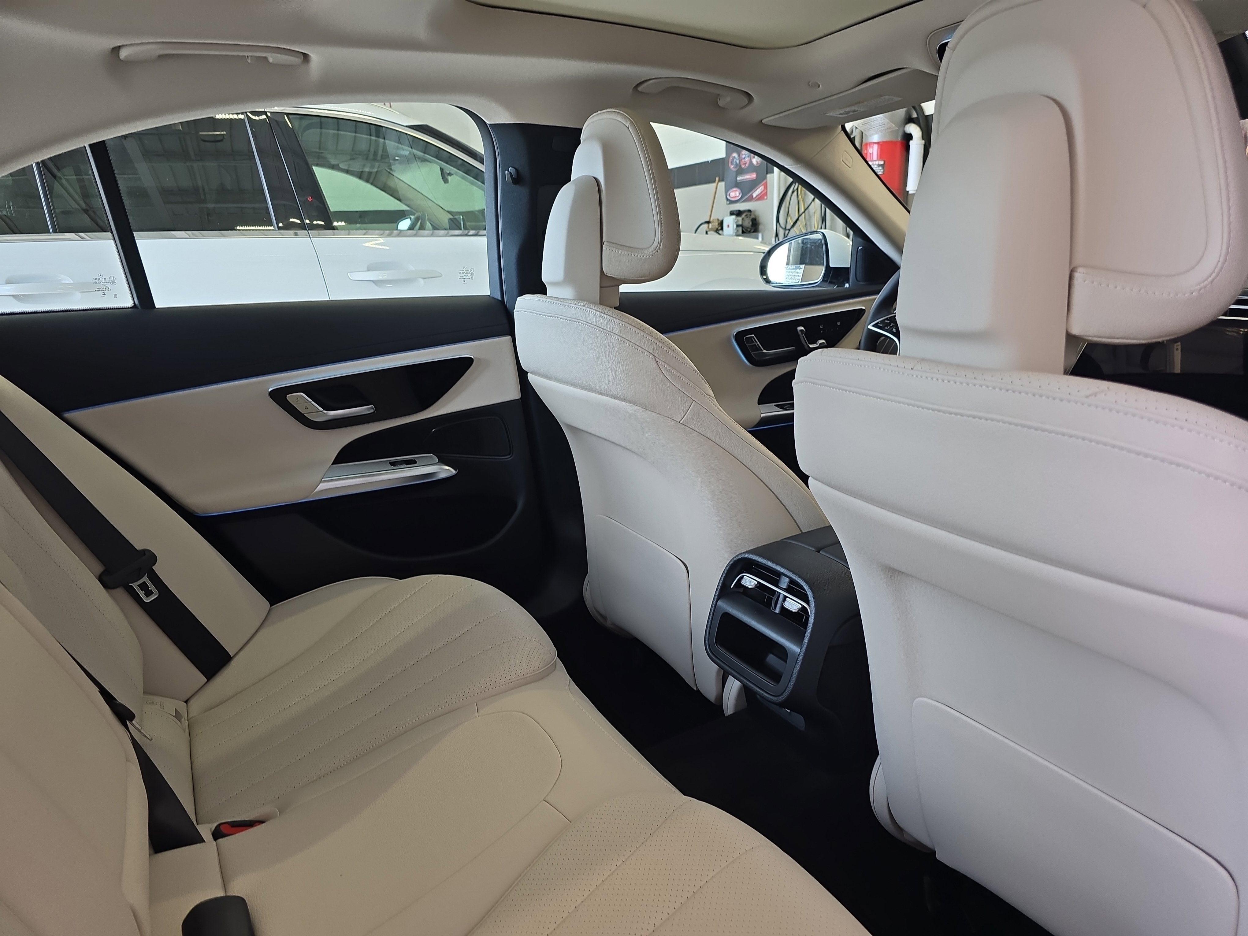 2025 Mercedes Benz E 350 photo 8