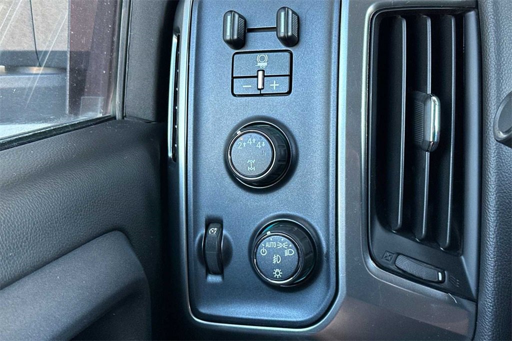 2019 Chevrolet Silverado 2500HD LT photo 28