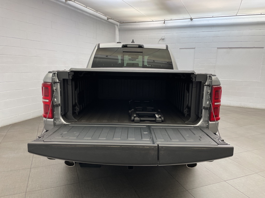 2025 Ram 1500 photo 5