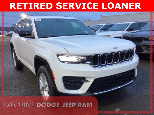 2025 Jeep Grand Cherokee Laredo X photo 2