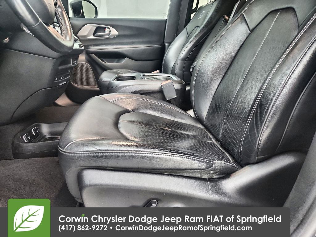 2019 Chrysler Pacifica Touring Plus photo 3