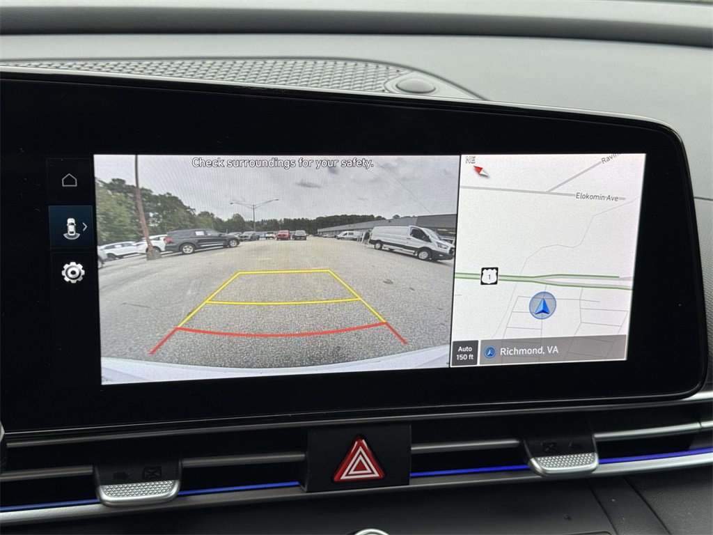 2024 Hyundai Elantra SEL photo 4