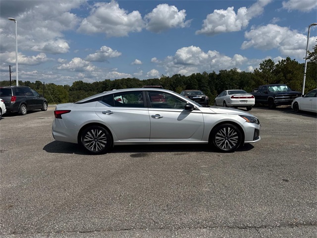 2024 Nissan Altima 2.5 SV photo 3