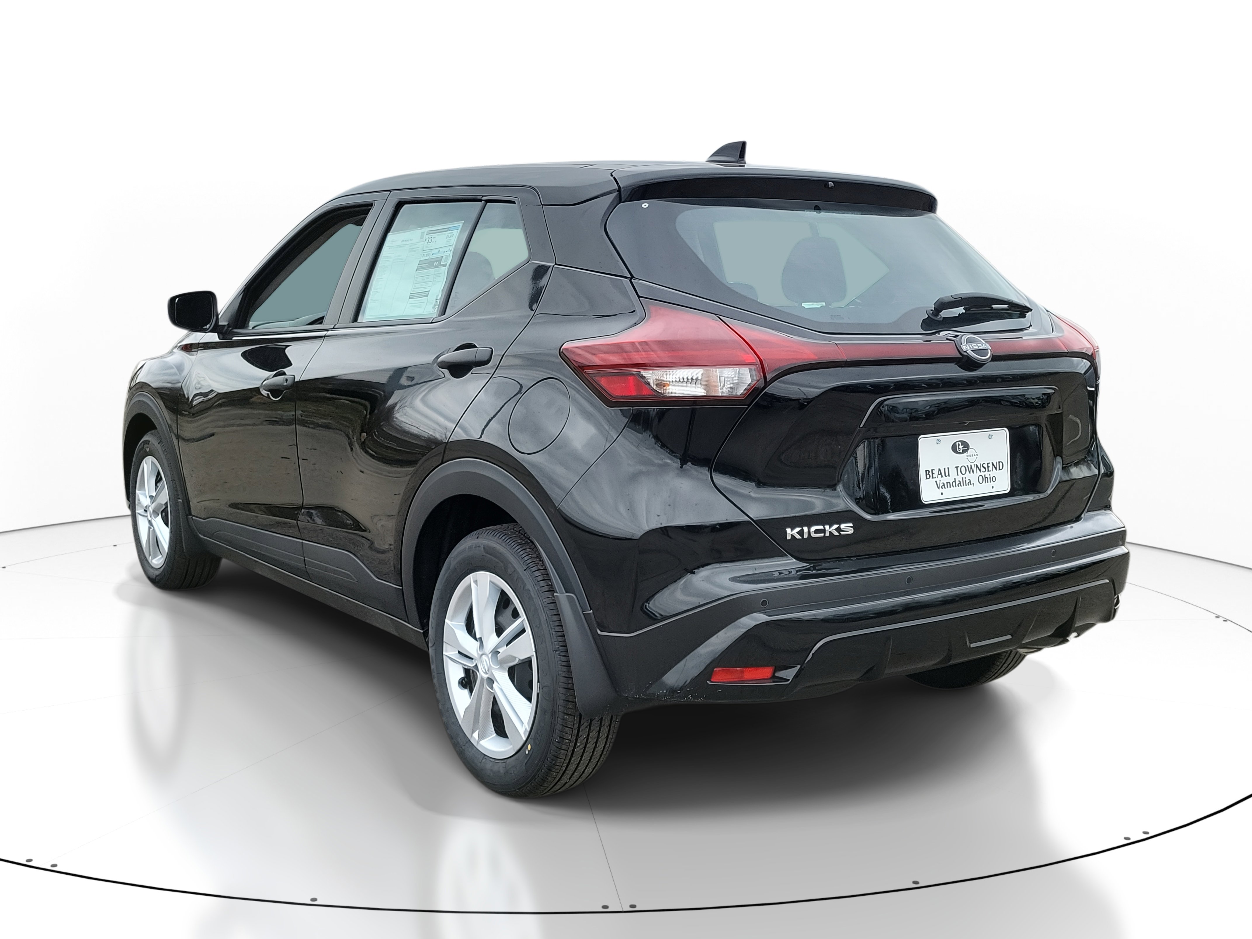 2025 Nissan Kicks Play S photo 2