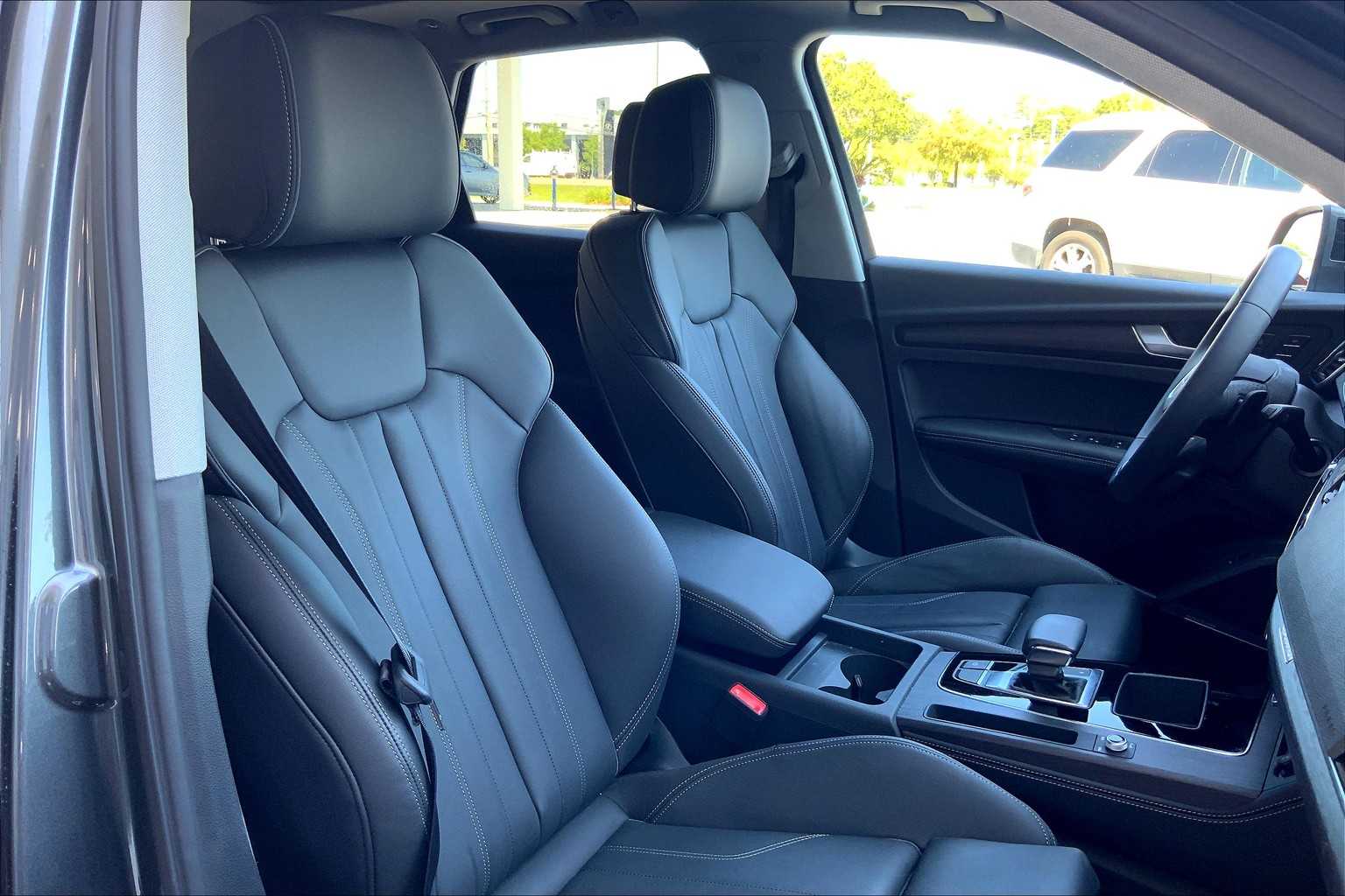 2024 Audi Q5 S line Premium Plus photo 8