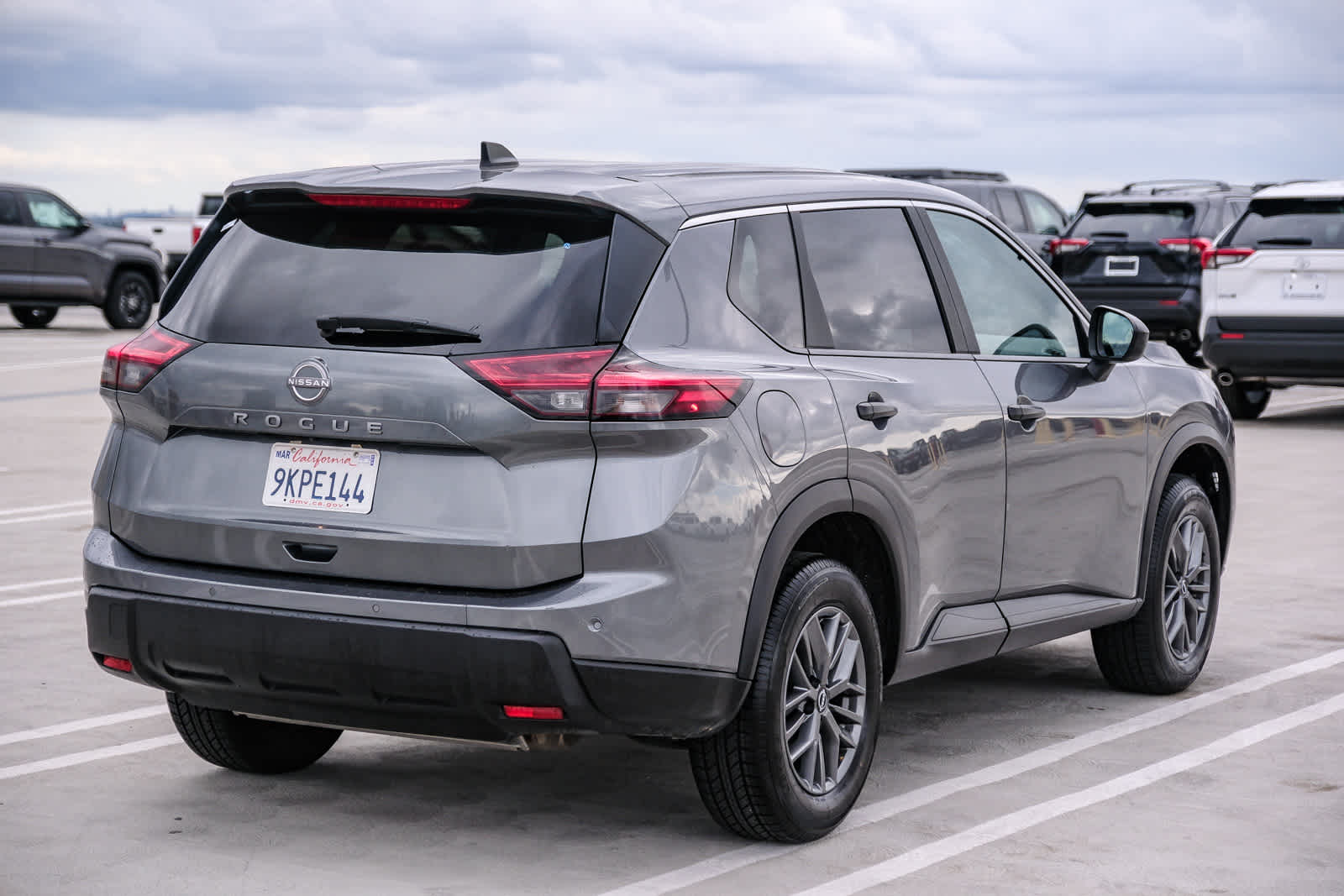 2024 Nissan Rogue S photo 4