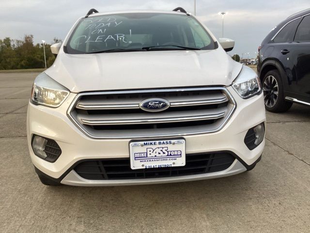 Used 2019 Ford Escape SE with VIN 1FMCU9GD8KUB91432 for sale in Sheffield, OH