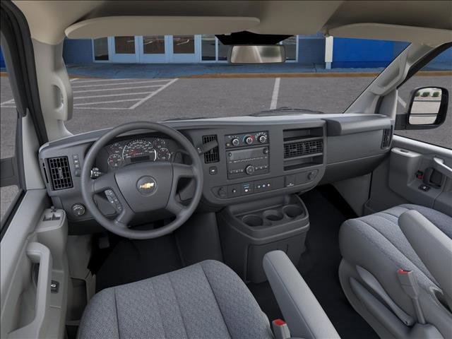 2025 Chevrolet Express Cutaway 3500 photo 7