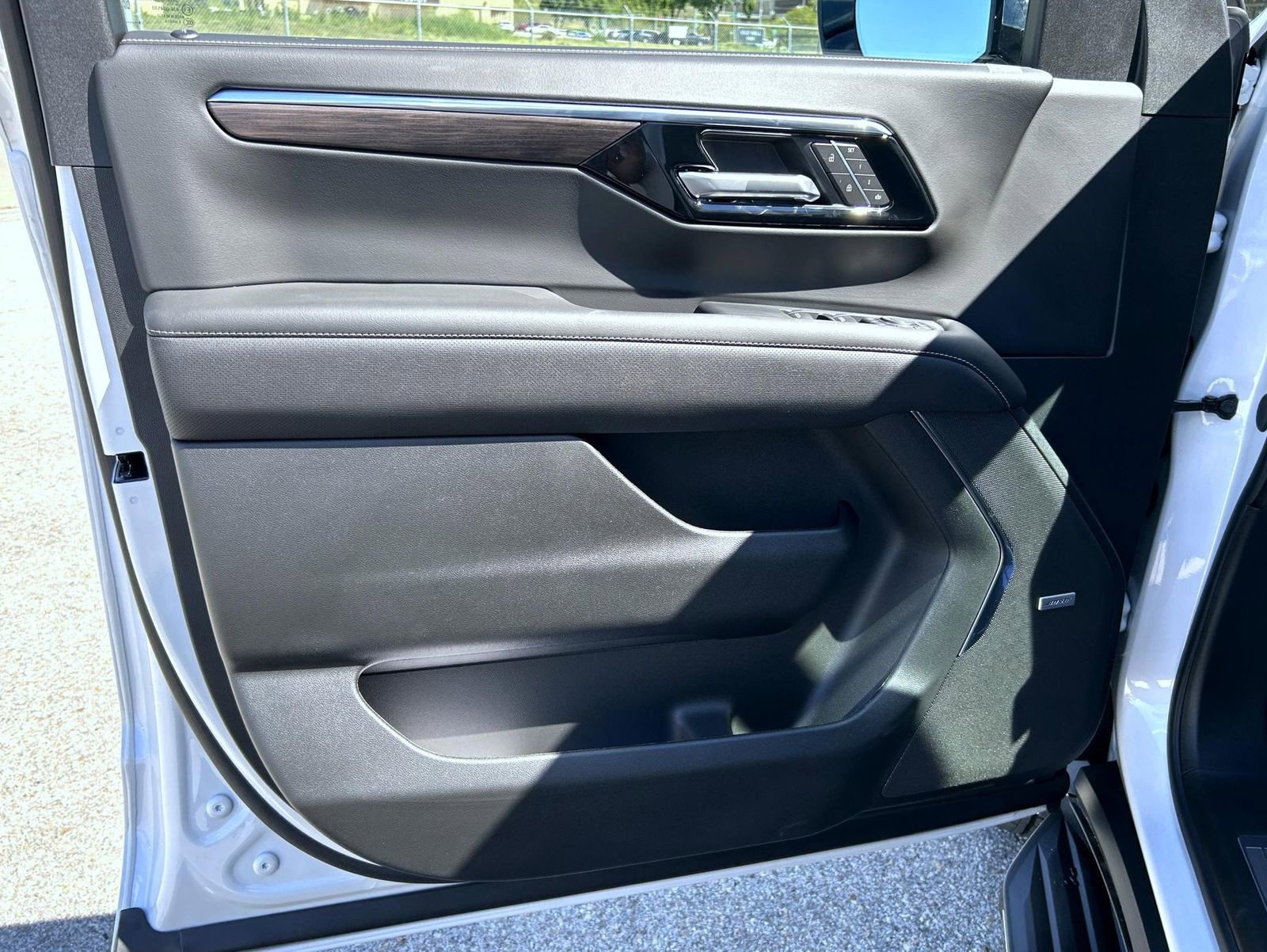 2025 Chevrolet Tahoe Premier photo 8