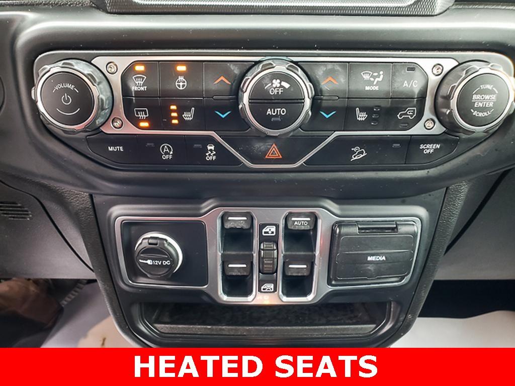 2018 Jeep Wrangler Unlimited Sahara photo 4