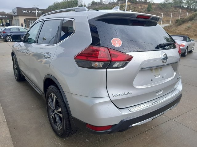 2017 Nissan Rogue SL photo 4