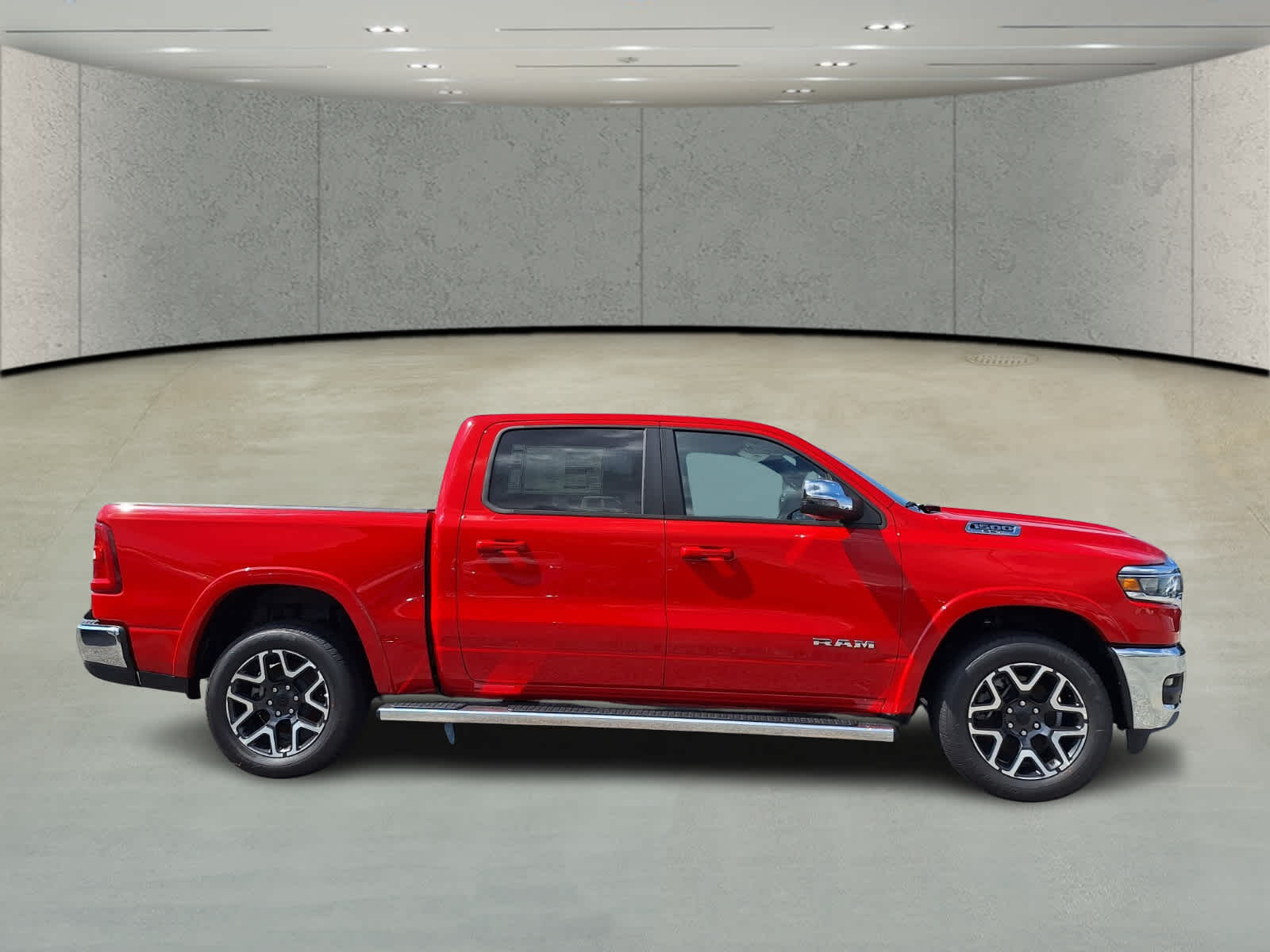 2025 Ram 1500 Laramie photo 4