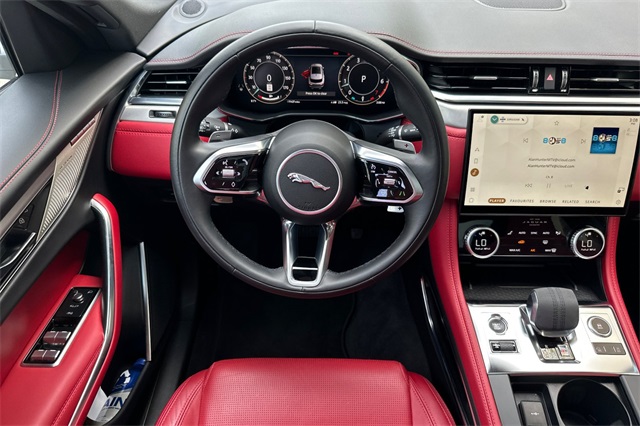 2024 Jaguar F-PACE P250 R-Dynamic S photo 13