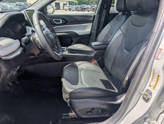 2023 Jeep Compass Limited photo 9