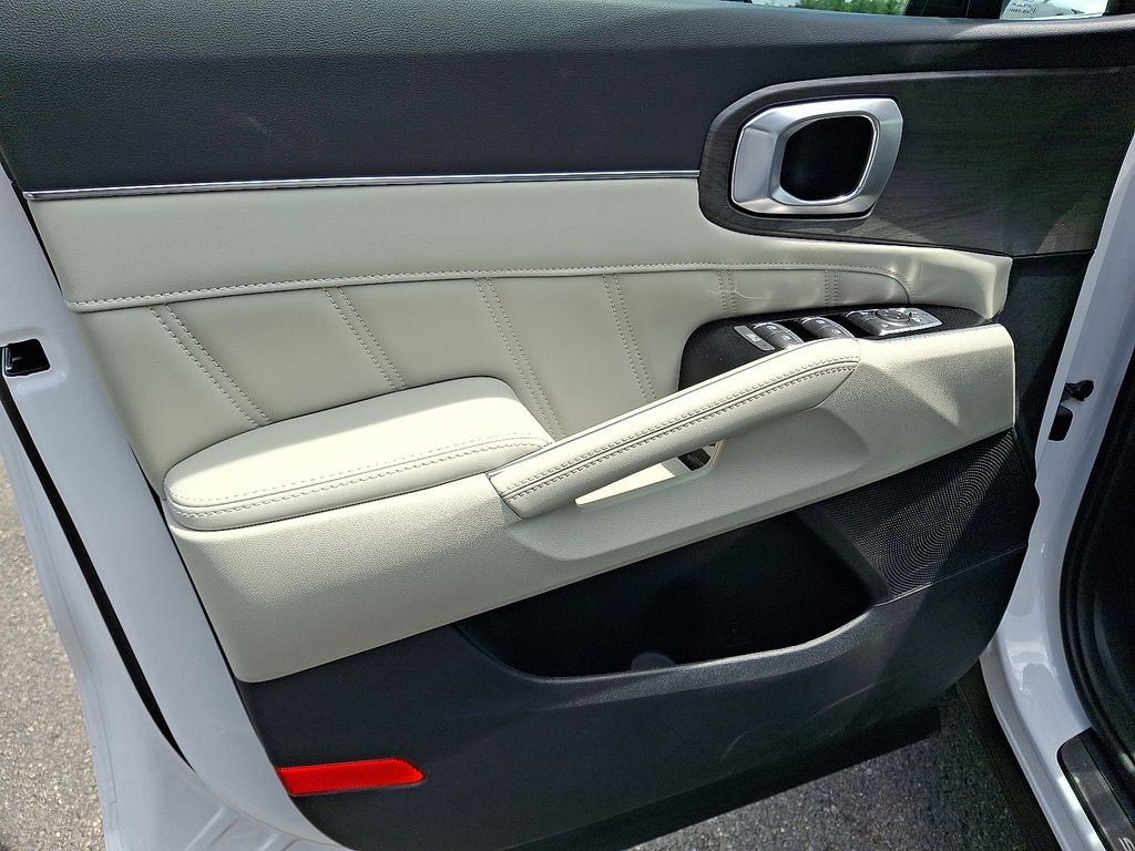 2025 Kia Sorento X-Line SX photo 9