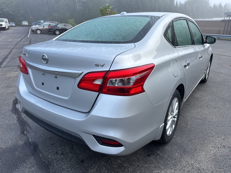 2019 Nissan Sentra SV photo 3