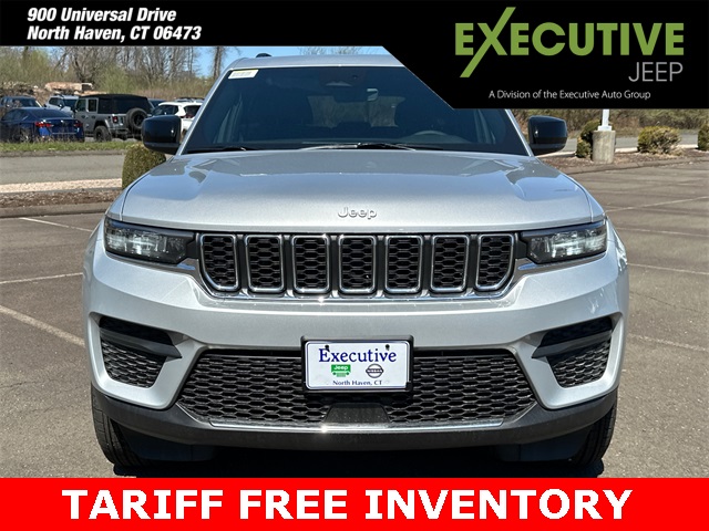 2025 Jeep Grand Cherokee Laredo photo 6