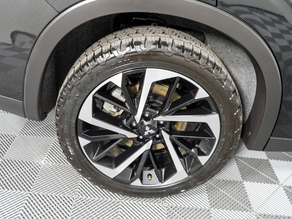 2023 Mitsubishi Outlander SE Black Edition photo 28