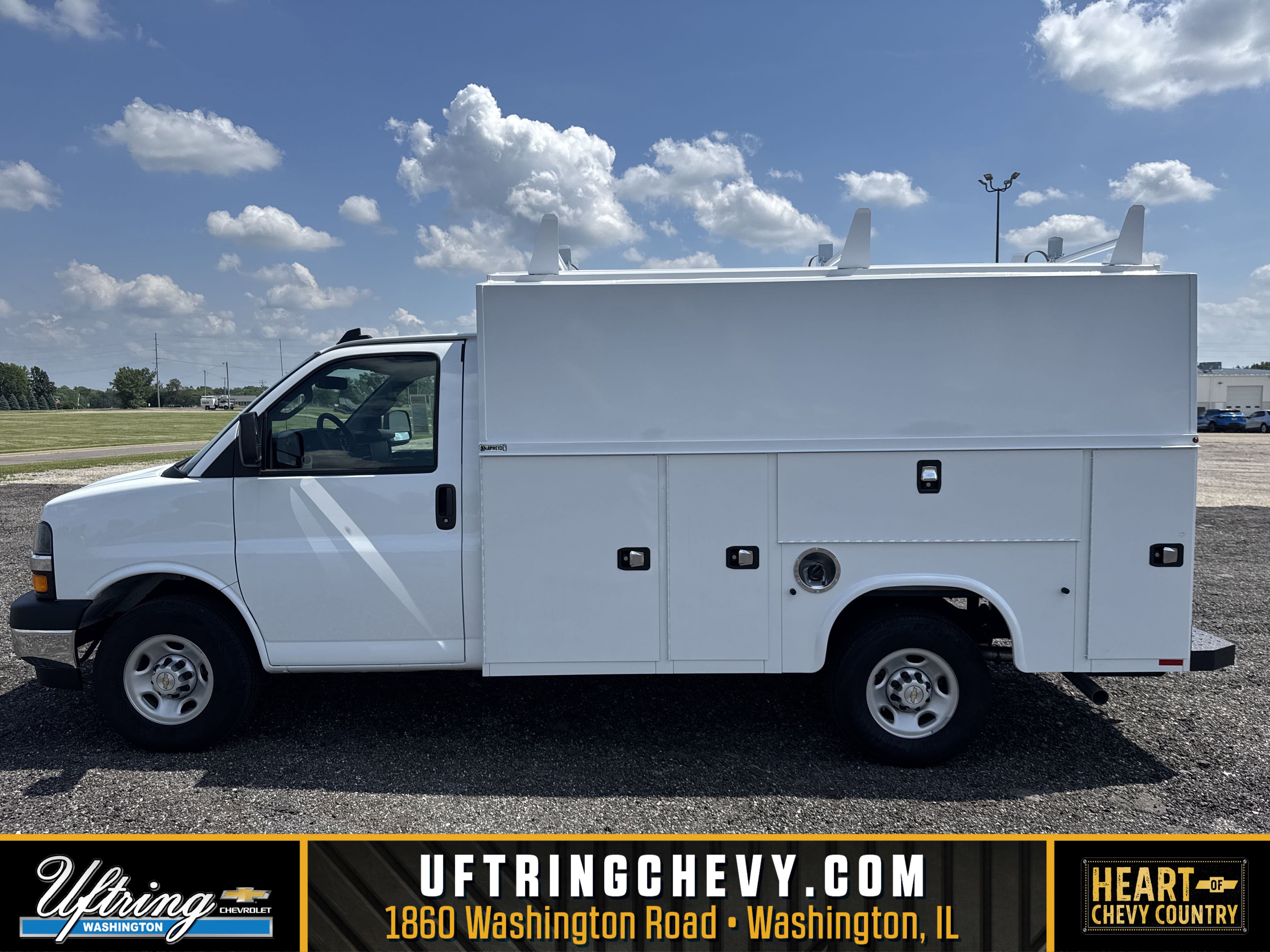 2024 Chevrolet Express Cutaway Base's photo
