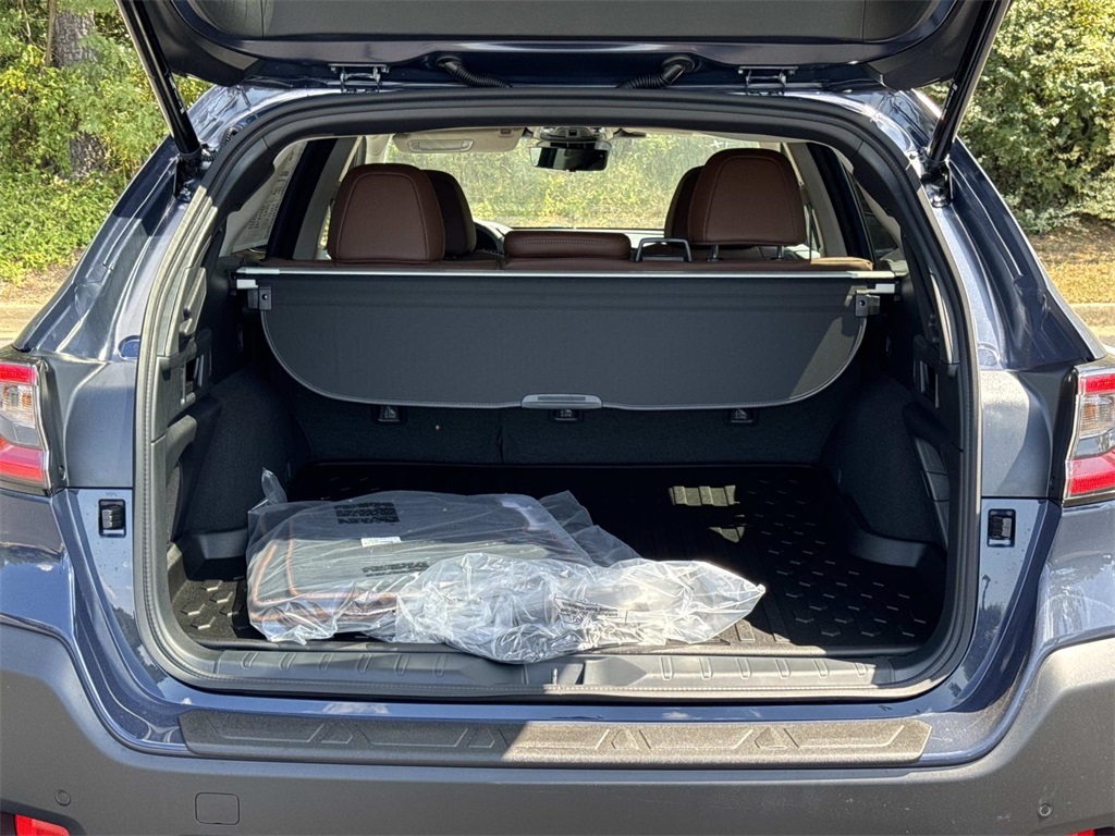 2025 Subaru Outback Touring XT photo 10