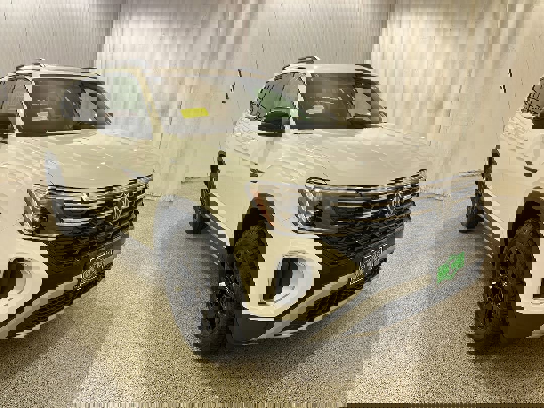 New 2025 Pure White Volkswagen 2.0T Peak Edition image 1