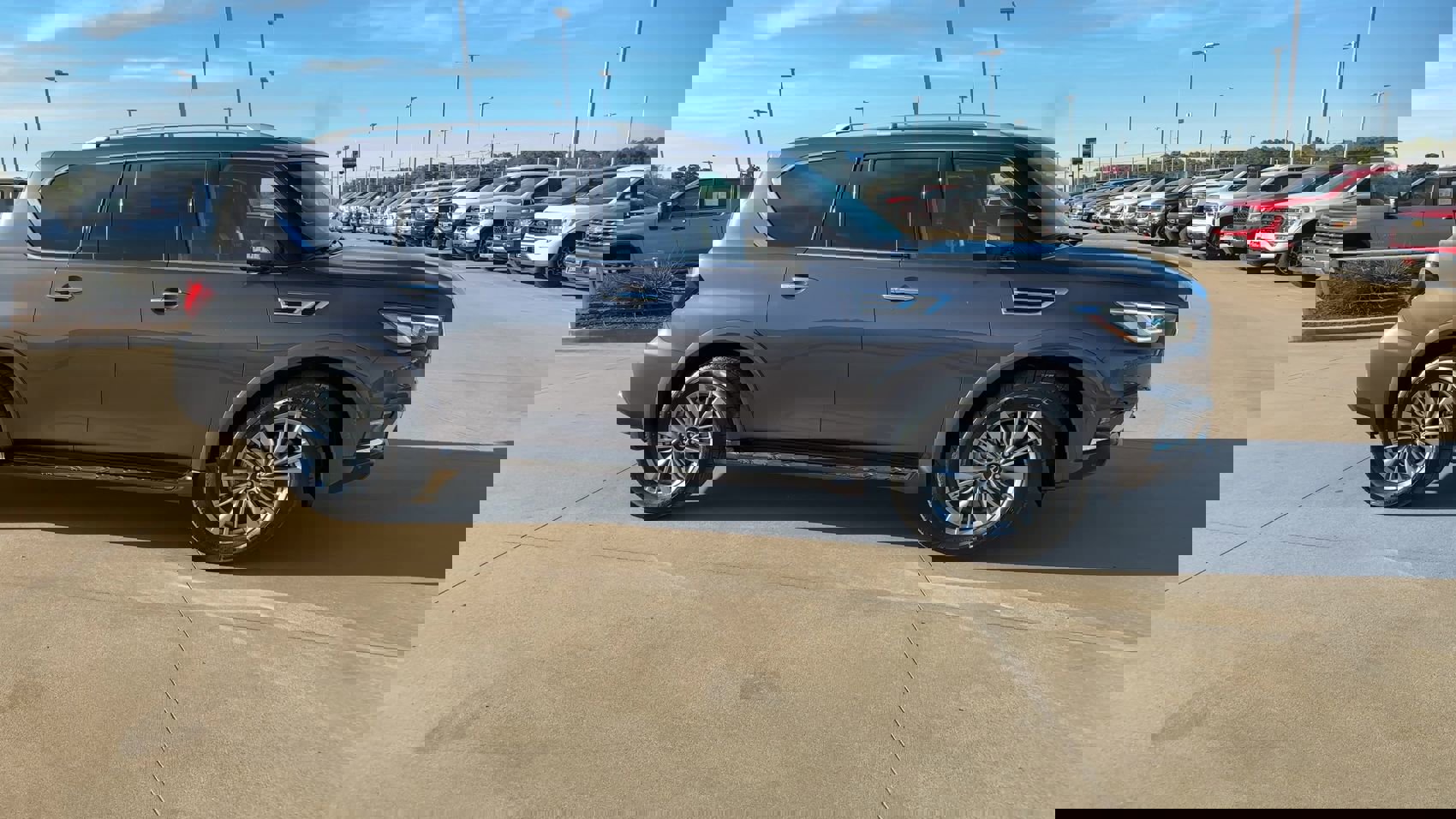 2024 Infiniti QX80 Luxe photo 8