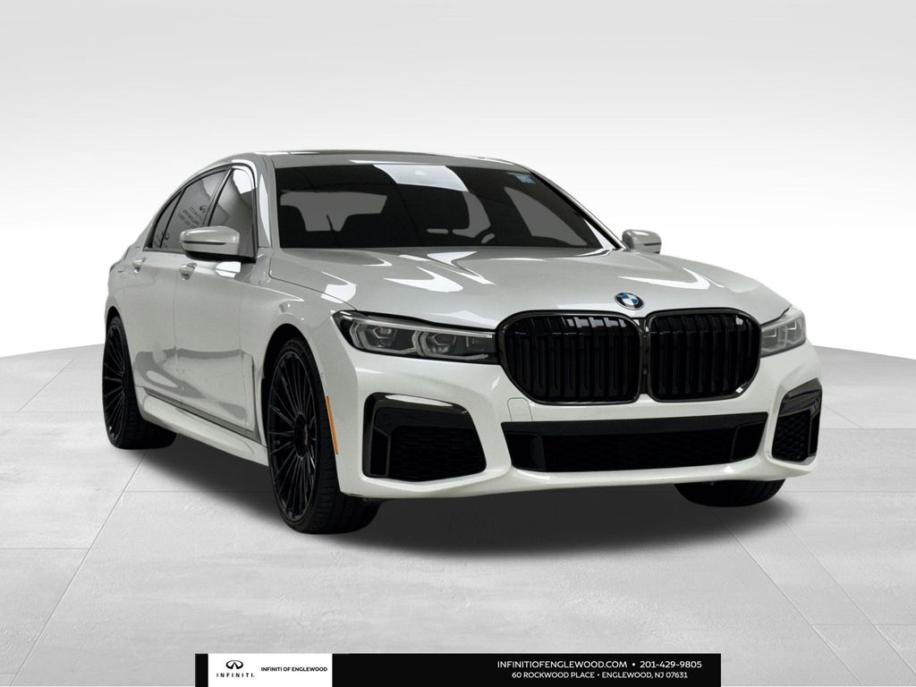 2022 BMW 7 Series 750i's photo