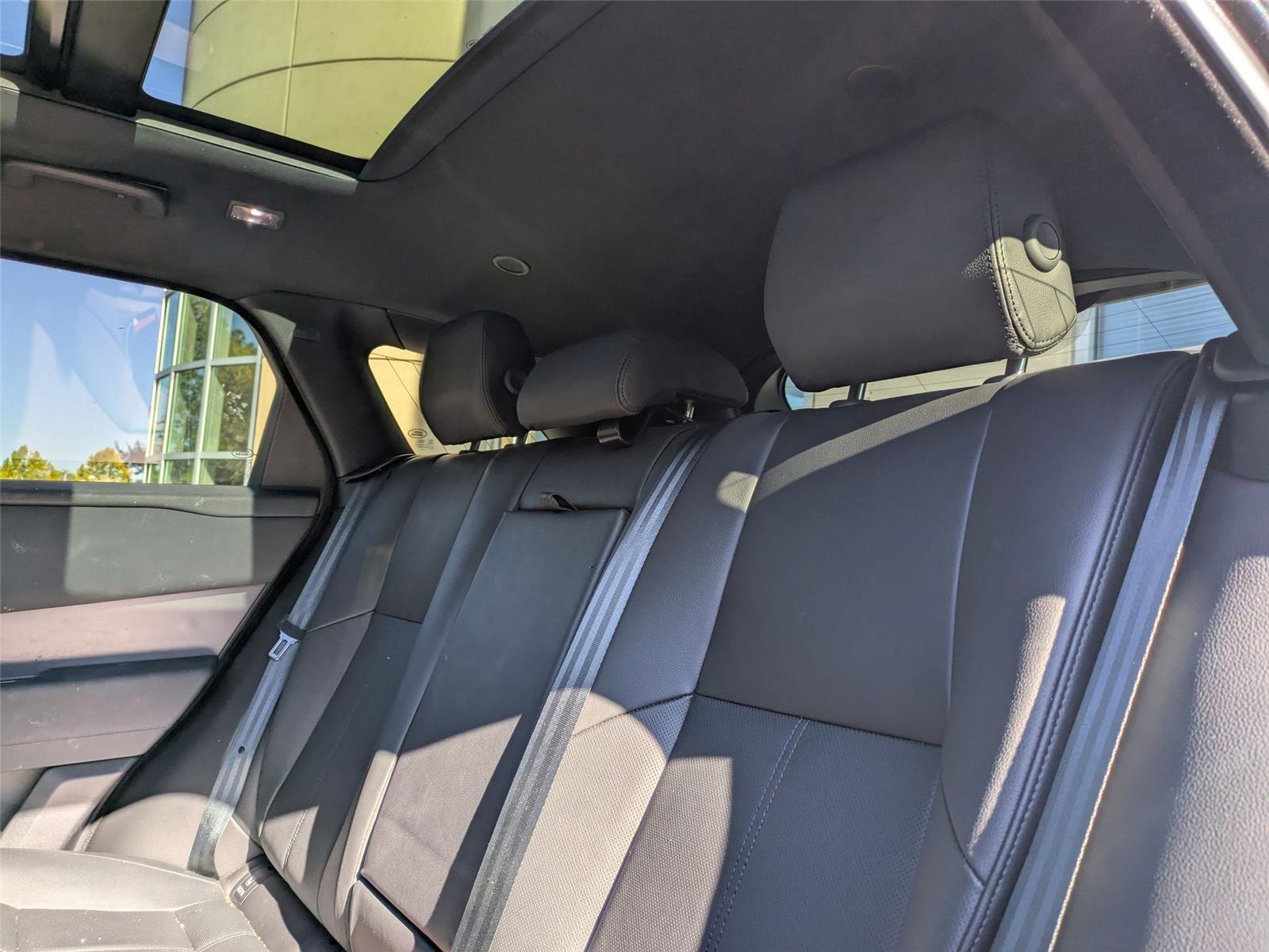 2025 Land Rover Range Rover Velar SE photo 2