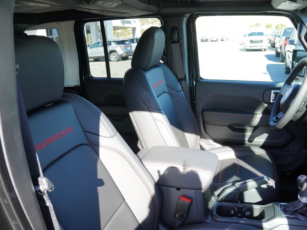 New 2026 Black Clear-Coat Exterior Paint Jeep Rubicon image 24