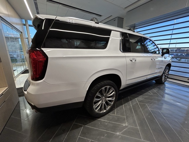 2022 Gmc Yukon XL Denali photo 3