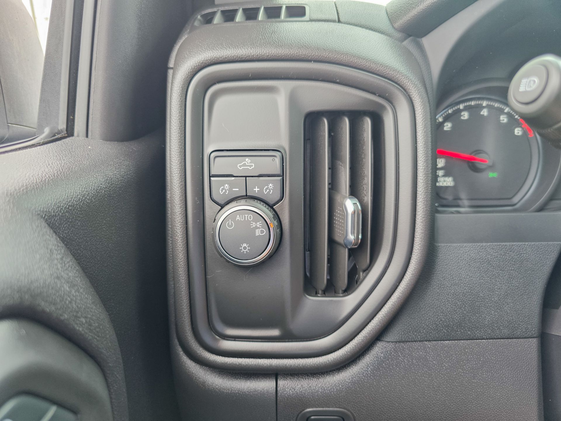 2024 Chevrolet Silverado 1500 photo 33